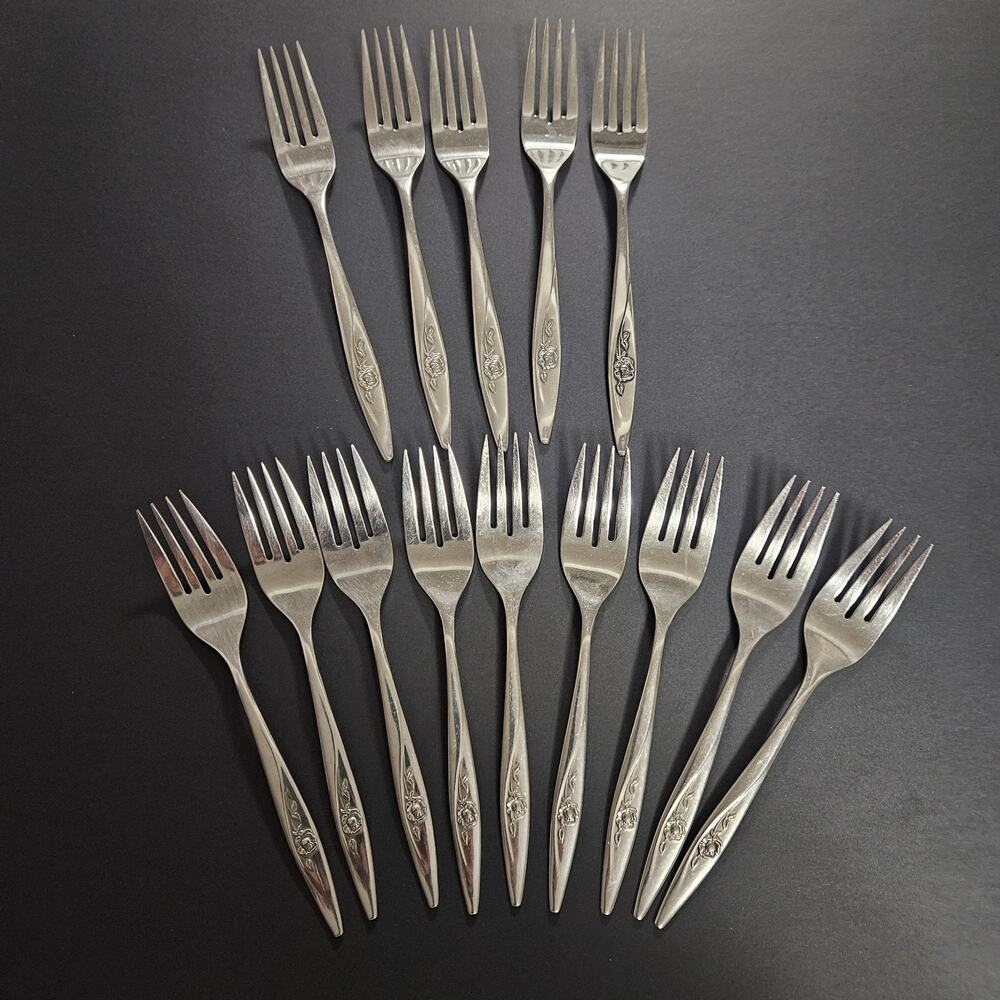Oneida Lasting Rose Deluxe Oneidacraft 5 (7 1/4") & 9 (6 1/4") Stainless Forks